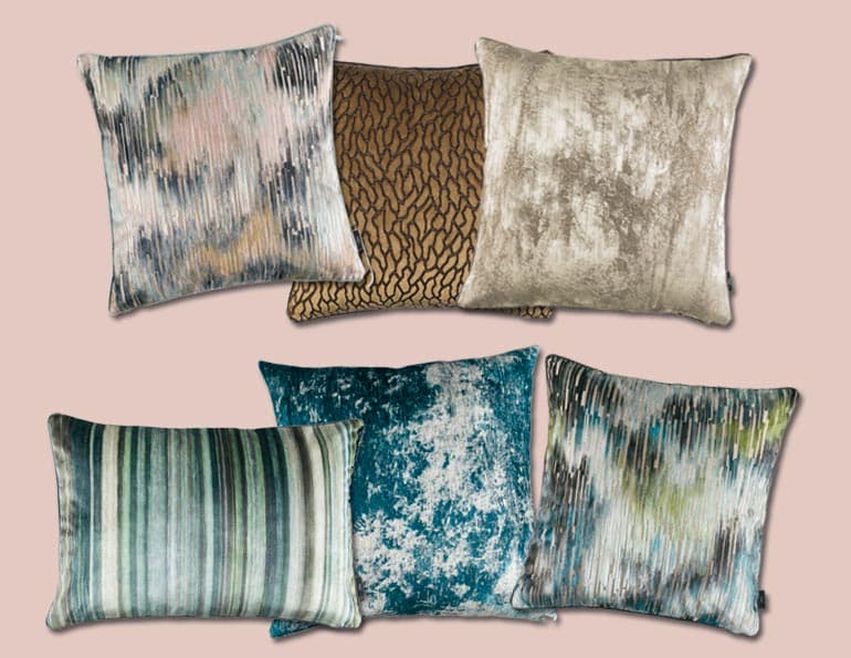 Een Cosmopolitan Chic interieur selectie kussens